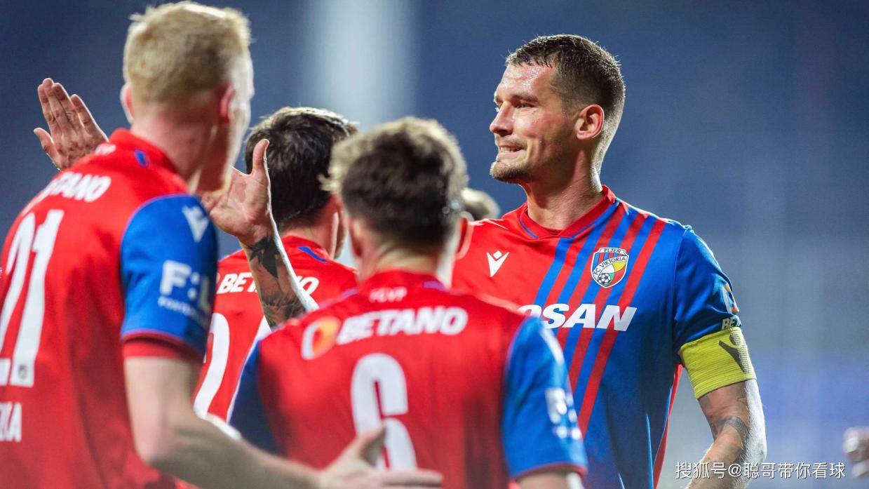 align, 并引进了鹿, 沙尔克边卫